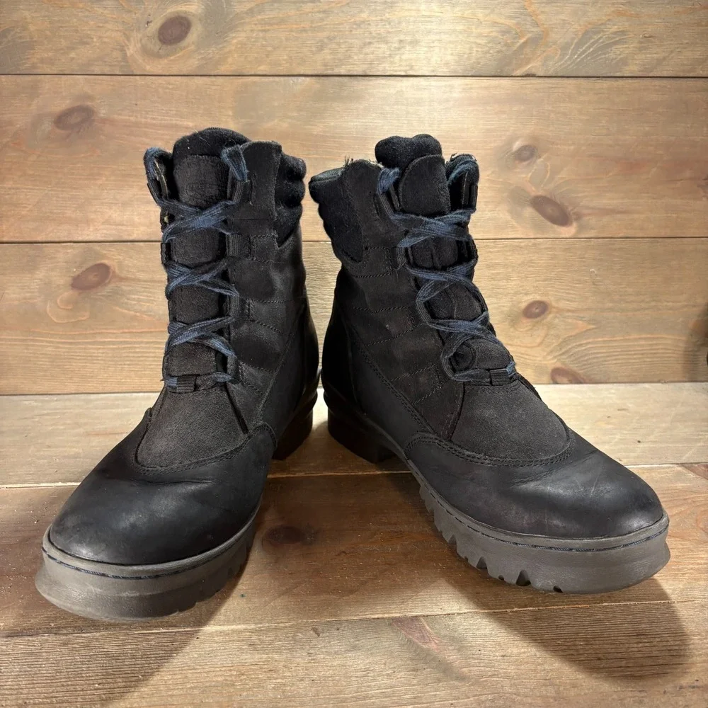 KEEN wapato Womens size 10 shoes Black Suede Waterproof Insulated Snow Boots